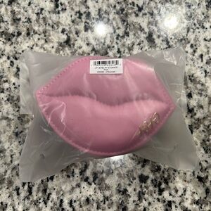 NWT Kendra Scott Pink Lip Jewelry Travel Case